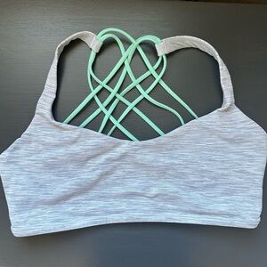 Lululemon free to be sports bra